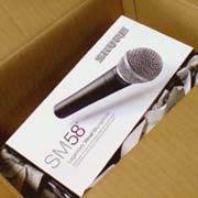 マイクは「SHURE SM58」ですο